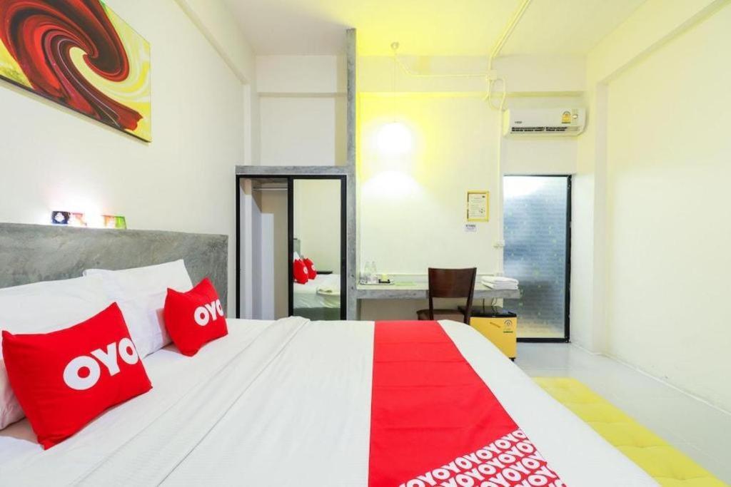 Oyo 412 7 Days Hotel Чіангмай Екстер'єр фото