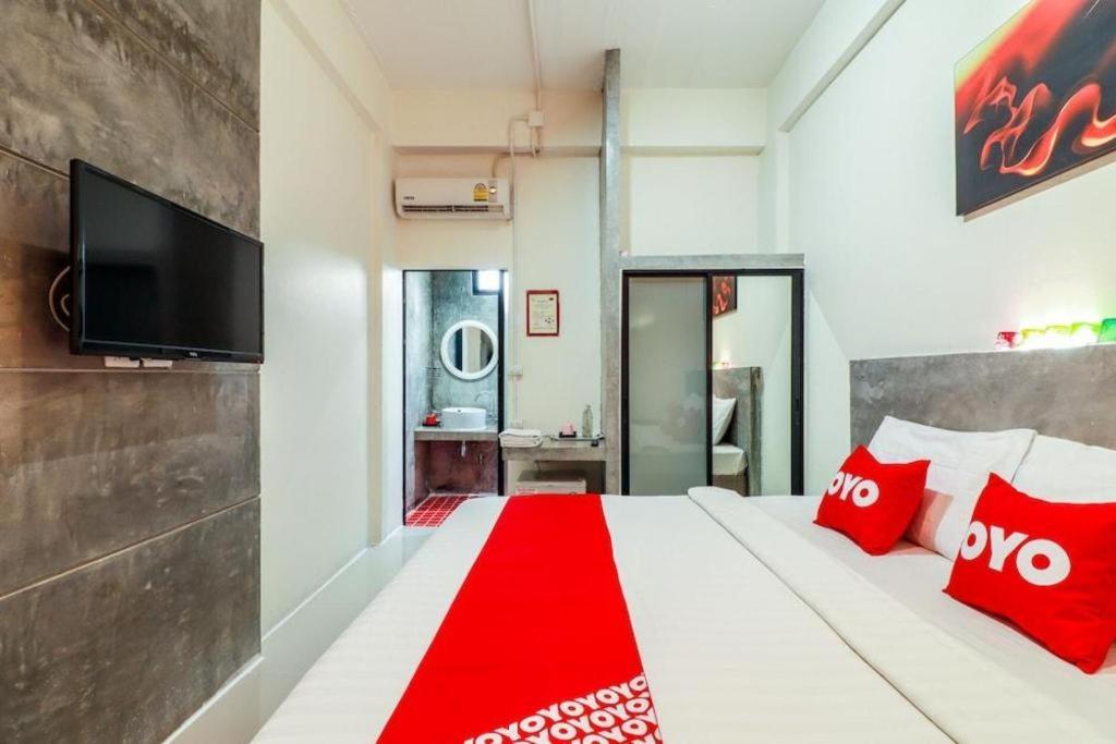 Oyo 412 7 Days Hotel Чіангмай Екстер'єр фото