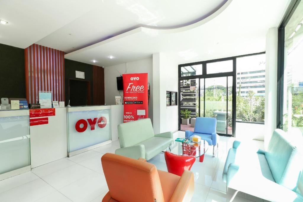 Oyo 412 7 Days Hotel Чіангмай Екстер'єр фото