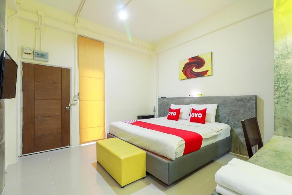 Oyo 412 7 Days Hotel Чіангмай Екстер'єр фото