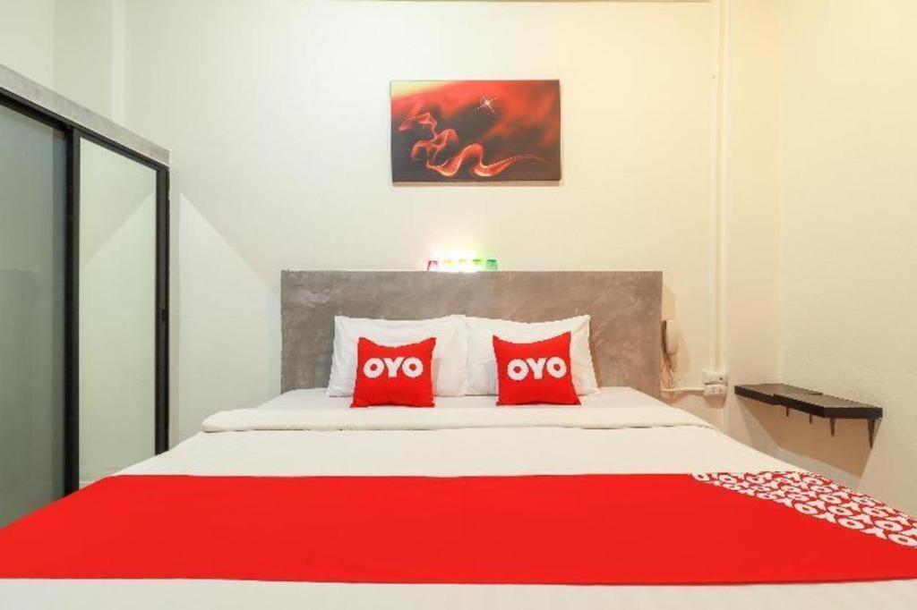 Oyo 412 7 Days Hotel Чіангмай Екстер'єр фото