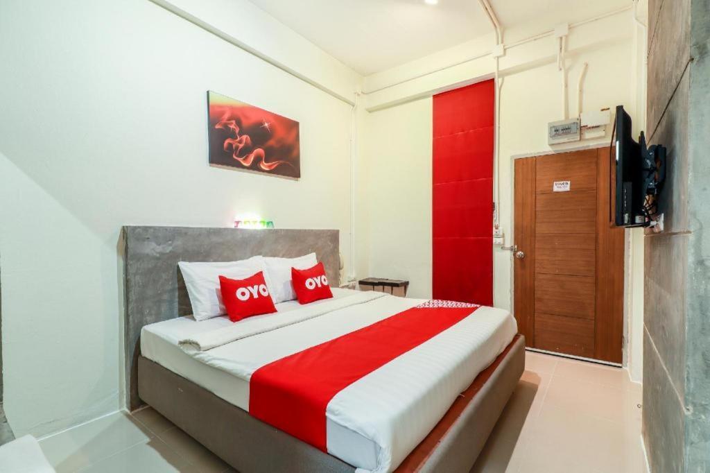 Oyo 412 7 Days Hotel Чіангмай Екстер'єр фото