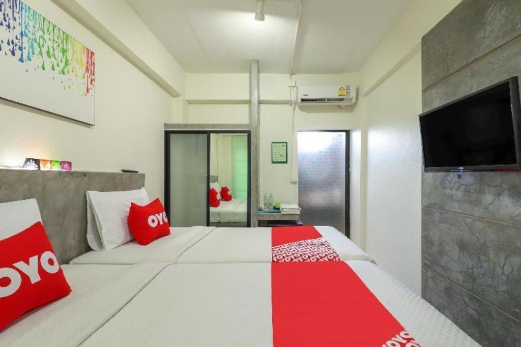 Oyo 412 7 Days Hotel Чіангмай Екстер'єр фото