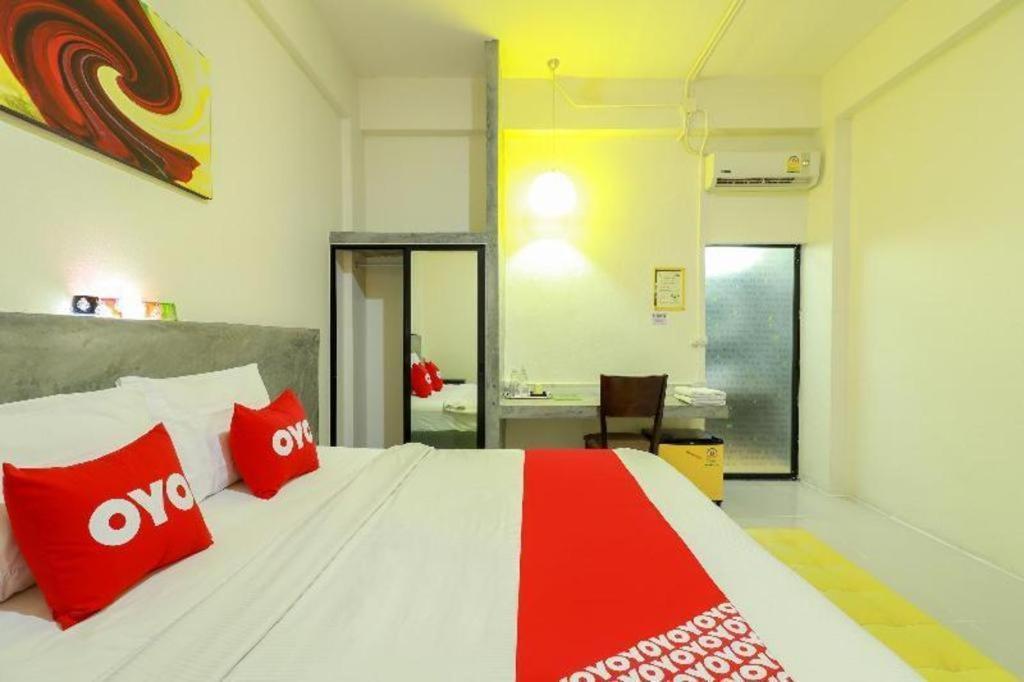 Oyo 412 7 Days Hotel Чіангмай Екстер'єр фото