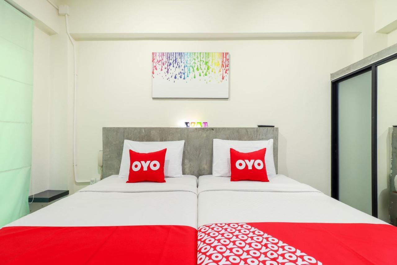 Oyo 412 7 Days Hotel Чіангмай Екстер'єр фото