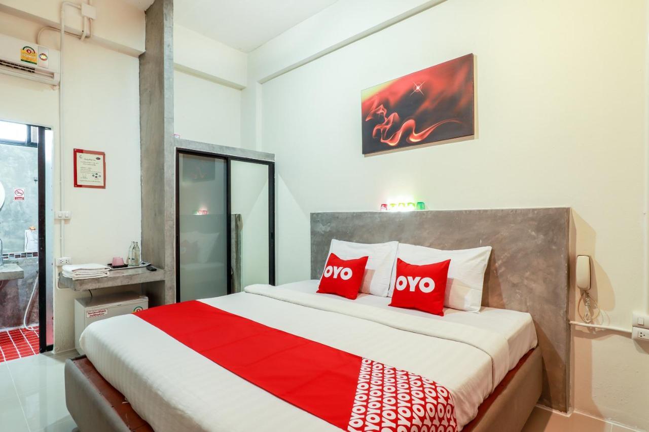 Oyo 412 7 Days Hotel Чіангмай Екстер'єр фото